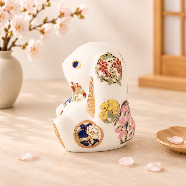 Momoco rabbit  古伊万里 花暦 白 うさぎ 置物 縁起物 有田焼 日本製 クリスマス プレゼント
